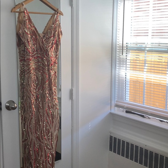 Dresses & Skirts - Vestido de fiesta